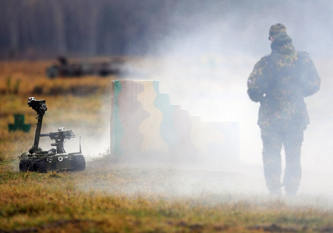 Robot cơ động Metallist của Nga, được thiết kế để thu thập thông tin và hỗ trợ chiến đấu.