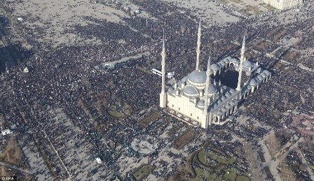Hơn 800.000 người đã tham gia cuộc tuần hành tại thủ phủ Grozny của Chechnya.