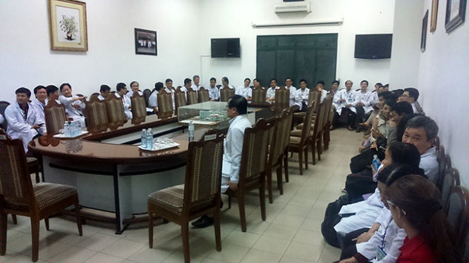 Các bác sĩ được tập trung tại hai phòng bệnh viện- Ảnh: Đoàn Cường