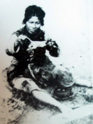 Đói quá phải ăn cả thịt chuột - Ảnh: Võ An Ninh