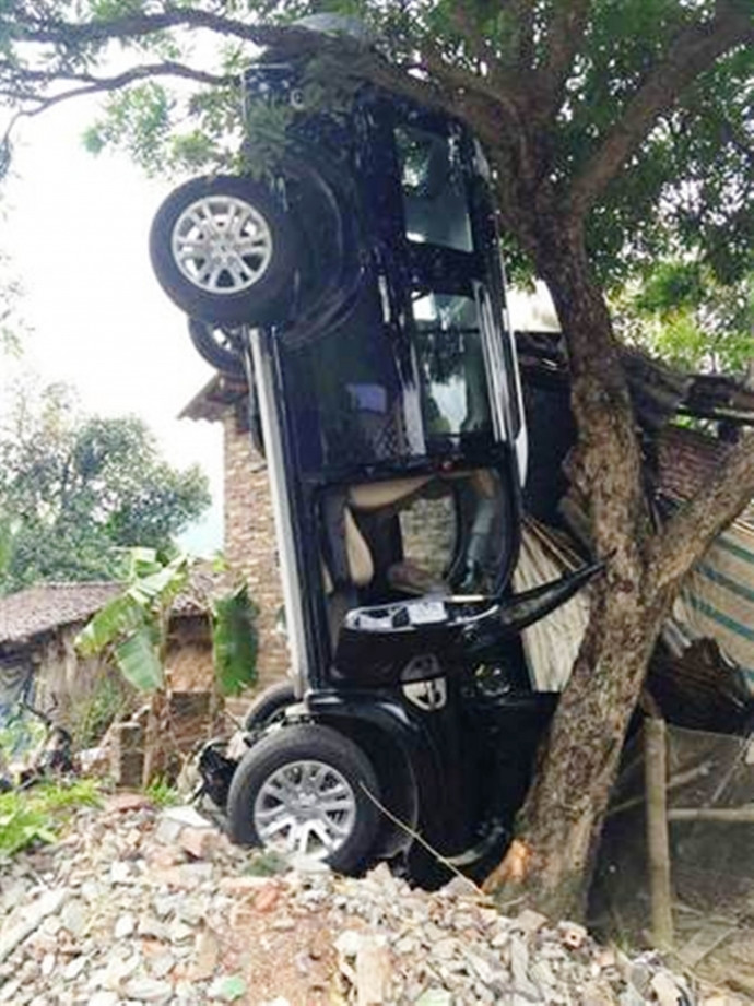 Chiếc ô tô gây tai nạn tại hiện trường vào thời điểm vụ tai nạn xảy ra