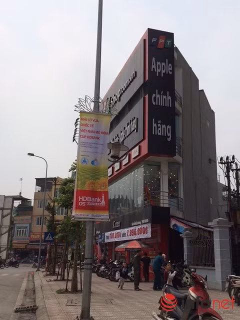 ...và siêu méo nằm chình ình.