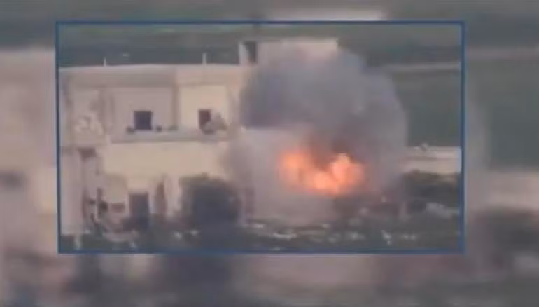 Tên lửa TOW đánh trúng trận địa quân đội Syria ở Idlib.