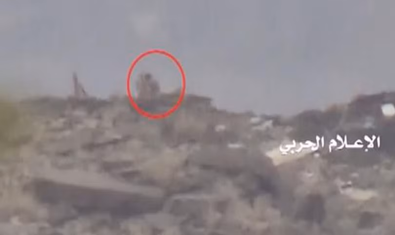 Xạ thủ bắn tỉa Houthi săn đuổi các binh sĩ liên minh quân sự do Ả rập Xê út dẫn đầu. Ảnh minh họa: Masdar News