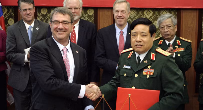 Ông Carter trong chuyến thăm Việt Nam