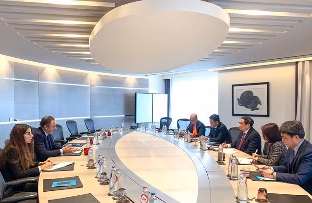 Buổi làm việc giữa Thủ tướng Phạm Minh Chính và ông Patric Bergamini, Phó Chủ tịch Phát triển kinh doanh và quan hệ chính phủ của Tập đoàn CMA-CGM (Ảnh: VGP)