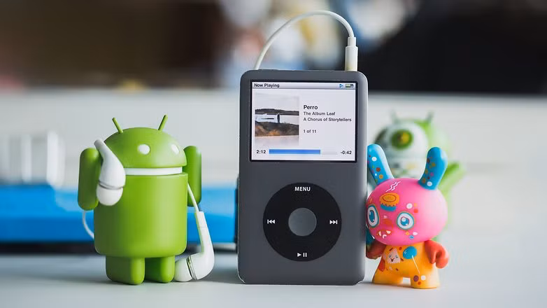 Bạn không cần phải sử dụng iTunes. iTunes là công cụ cần thiết để người dùng chuyển các bài hát giữa iPhone và máy tính. Tuy nhiên, iTunes lại khác phức tạp với những người không am hiểu và khó có thể gỡ bỏ hoàn toàn khỏi máy tính. Với Android bạn không cần công cụ phức tạp này.