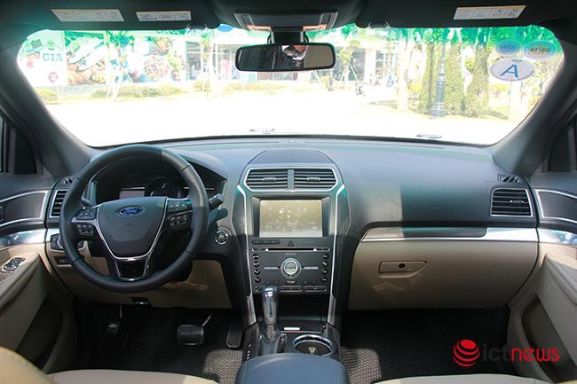 So sánh Toyota Land Cruiser Prado với Ford Explorer 2017 ảnh 3