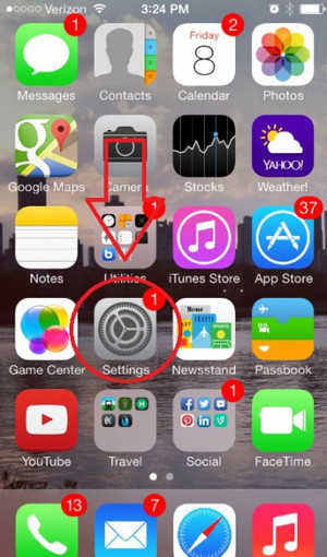 Hướng dẫn phát WiFi bằng iPhone: Truy cập vào Settings (mũi tên).