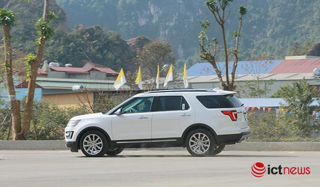So sánh Toyota Land Cruiser Prado với Ford Explorer 2017 ảnh 5