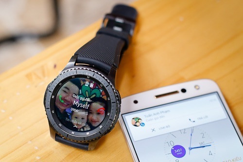Gear S3 có thể ghép nối, thực hiện cuộc gọi và trả lời tin nhắn từ điện thoại dù không có sim.