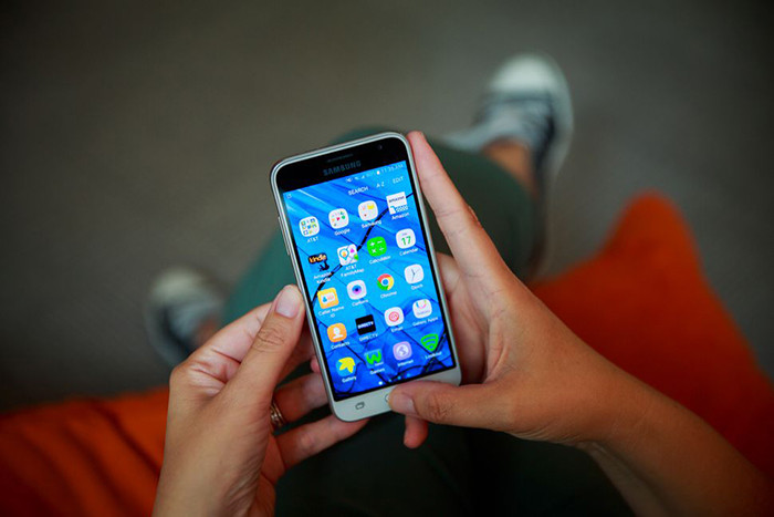 Những smartphone có thời lượng pin tốt nhất hiện nay ảnh 6