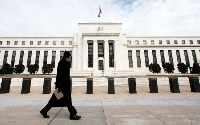 Bên ngoài Cục Dự trữ Liên bang Mỹ (FED) ở Washington DC (Ảnh: Reuters) Bên ngoài Cục Dự trữ Liên bang Mỹ (FED) ở Washington DC (Ảnh: Reuters)