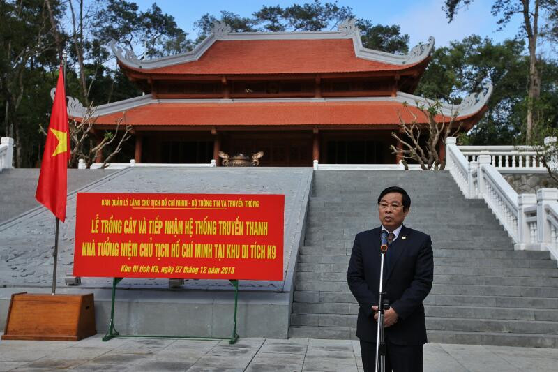 Bộ TT&TT dâng hương báo công nhiệm kỳ với Bác ảnh 9