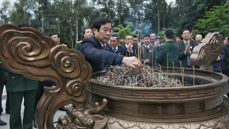 Bộ TT&TT dâng hương báo công nhiệm kỳ với Bác ảnh 4