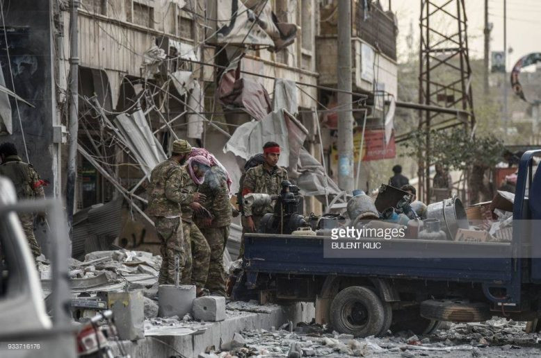 Thổ Nhĩ Kỳ chiếm thành phố Syria, quân Hồi giáo cực đoan cướp phá thủ phủ người Kurd ảnh 5