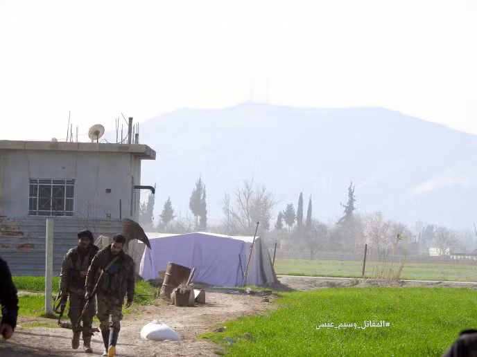 “Hổ Syria” chủ công xung trận chiếm thị trấn trọng yếu, sắp chia cắt Đông Ghouta ảnh 4