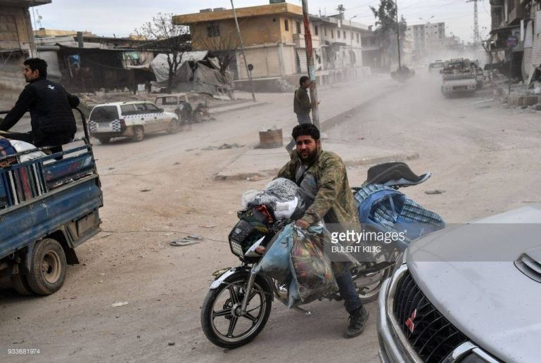 Thổ Nhĩ Kỳ chiếm thành phố Syria, quân Hồi giáo cực đoan cướp phá thủ phủ người Kurd ảnh 1
