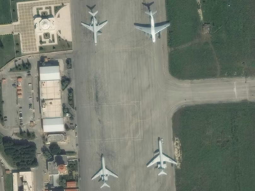 Ảnh vệ tinh công khai bí mật, Su-57 Nga vẫn hiện diện ở Syria ảnh 5