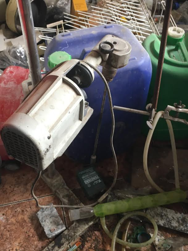 Chảo lửa Đông Ghouta: Quân thánh chiến Syria có cả nhà máy chế tạo tên lửa, sản xuất hóa phẩm ảnh 9