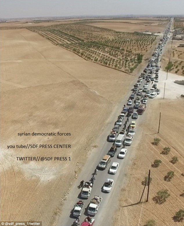 Lộ ảnh vệ tinh chứng minh quan hệ đen tối giữa IS và liên quân Mỹ-Kurd ảnh 11