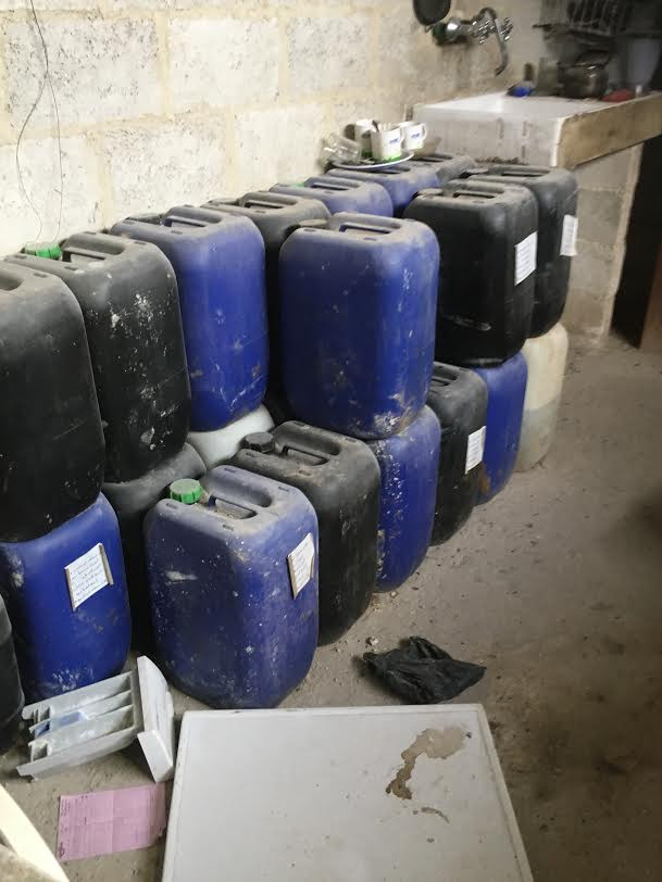 Chảo lửa Đông Ghouta: Quân thánh chiến Syria có cả nhà máy chế tạo tên lửa, sản xuất hóa phẩm ảnh 2