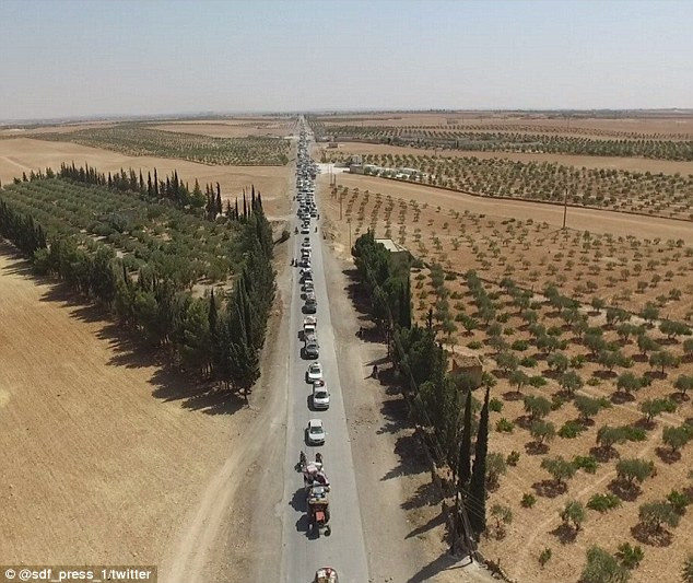 Lộ ảnh vệ tinh chứng minh quan hệ đen tối giữa IS và liên quân Mỹ-Kurd ảnh 10