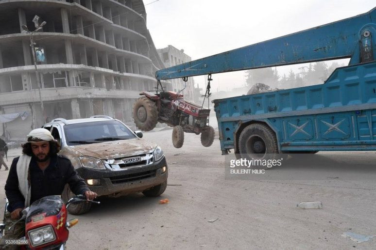 Thổ Nhĩ Kỳ chiếm thành phố Syria, quân Hồi giáo cực đoan cướp phá thủ phủ người Kurd ảnh 3