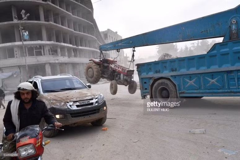 Thổ Nhĩ Kỳ chiếm thành phố Syria, quân Hồi giáo cực đoan cướp phá thủ phủ người Kurd ảnh 3