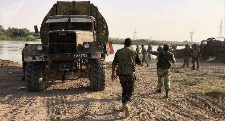 Quân Syria băng qua Euphrates nghiền nát IS, Mỹ vội đề xuất đàm phán (chùm video) ảnh 2