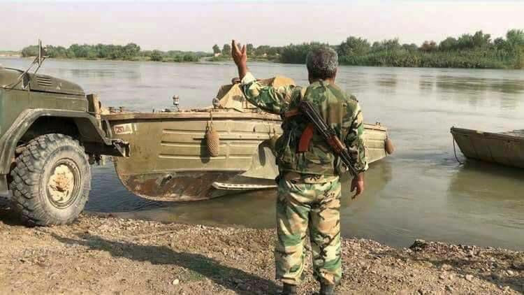 Quân Syria băng qua Euphrates nghiền nát IS, Mỹ vội đề xuất đàm phán (chùm video) ảnh 1