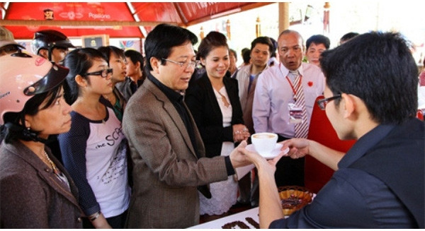 "Đại chiến gia đình" vợ chồng đại gia Đặng Lê Nguyên Vũ ảnh 1 "Đại chiến gia đình" vợ chồng đại gia Đặng Lê Nguyên Vũ ảnh 1