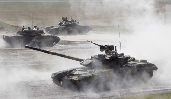 Т-90 Vladimir: Kíp xe 3 người, trọng lượng chiến đấu 46,5 tấn, tốc độ tối đa 70 km/h