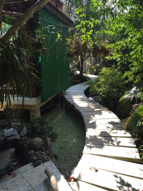 Choáng trước đồ quý trong biệt phủ 100 tỉ của đại gia vàng ở đèo Hải Vân ảnh 14