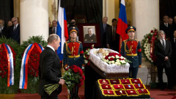 Tổng thống Putin viếng nguyên Thủ tướng Yevgeny Primakov