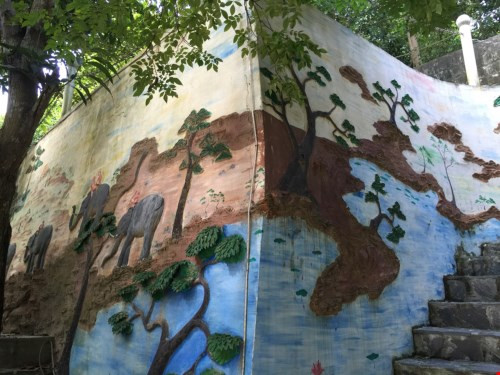 Choáng trước đồ quý trong biệt phủ 100 tỉ của đại gia vàng ở đèo Hải Vân ảnh 3