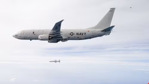 Biển Đông căng thẳng: Mỹ điều “sát thủ săn ngầm” P-8 Poseidon tới Singapore ảnh 2