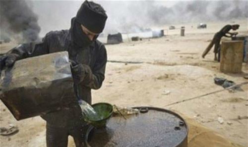 IS đang kiếm hàng triệu USD mỗi ngày từ buôn bán dầu lậu. Ảnh minh họa:Sputnik