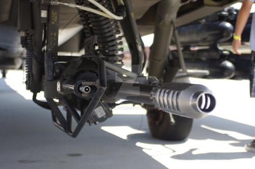 Khẩu pháo 30 mm gắn trước mũi trực thăng AH-64 Apache. Ảnh: Wikimedia