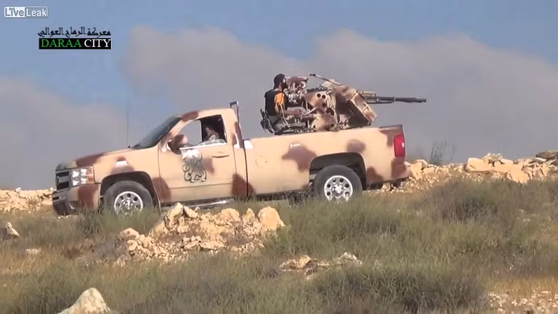 Clip phiến quân Syria tan xác vì trúng pháo