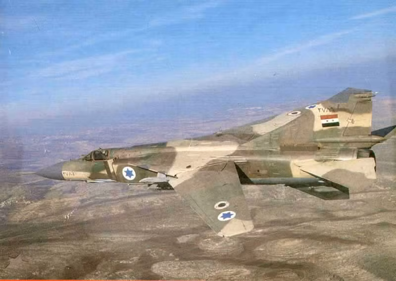 Cận cảnh MiG-23 tấn công mục tiêu IS