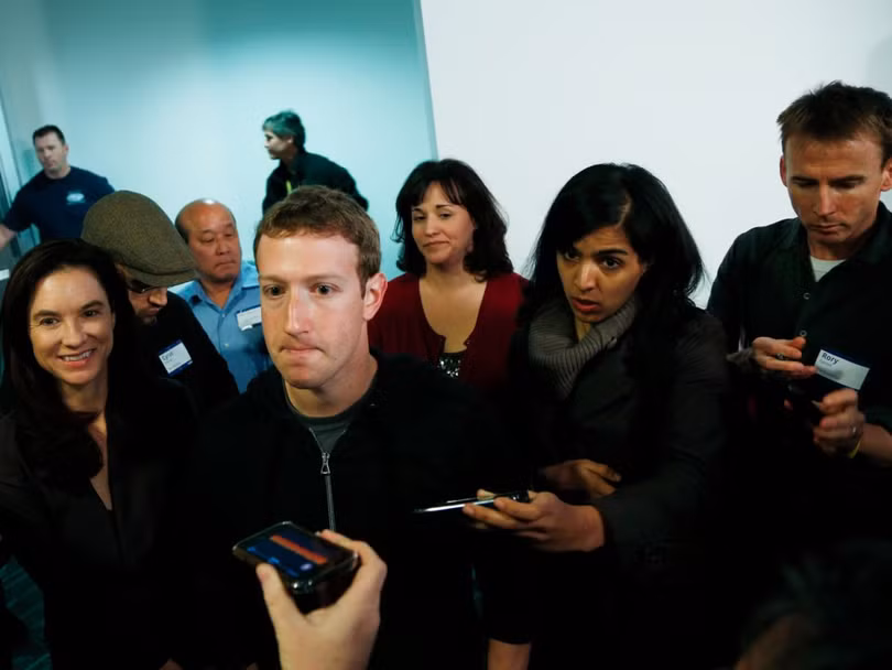 Mark Zuckerberg và Facebook đang vướng phải rắc rối chưa từng có. Nguồn: BI