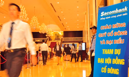 Sau đại hội bất thường của Sacombank sáng nay, ngày 14/7 Southern Bank cũng tổ chức họp tương tự để quyết định kế hoạch sáp nhập. Ảnh:Lệ Chi