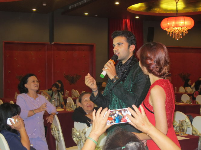 Diễn viên Cô dâu 8 tuổi đến giao lưu tại VN ảnh 1