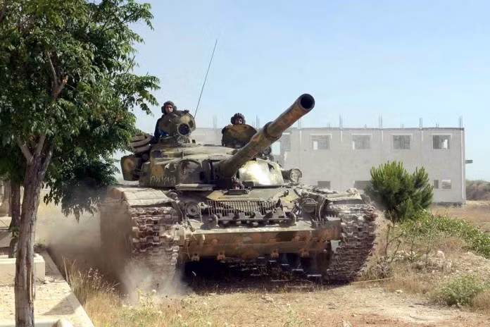 Xe tăng quân đội Syria tiến công trên chiến trường Ghouta