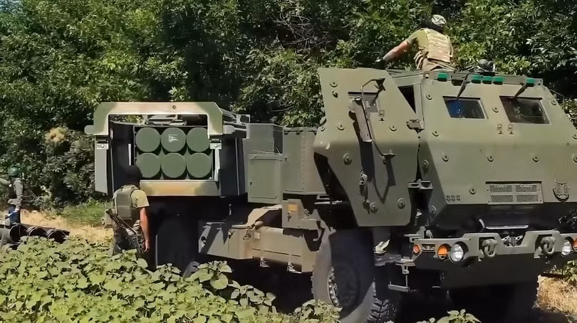 M142 HIMARS quân đội Ukraine. Tháng 7/2022. Ukraine. Ảnh video Yuri Butusov M142 HIMARS quân đội Ukraine. Tháng 7/2022. Ukraine. Ảnh video Yuri Butusov