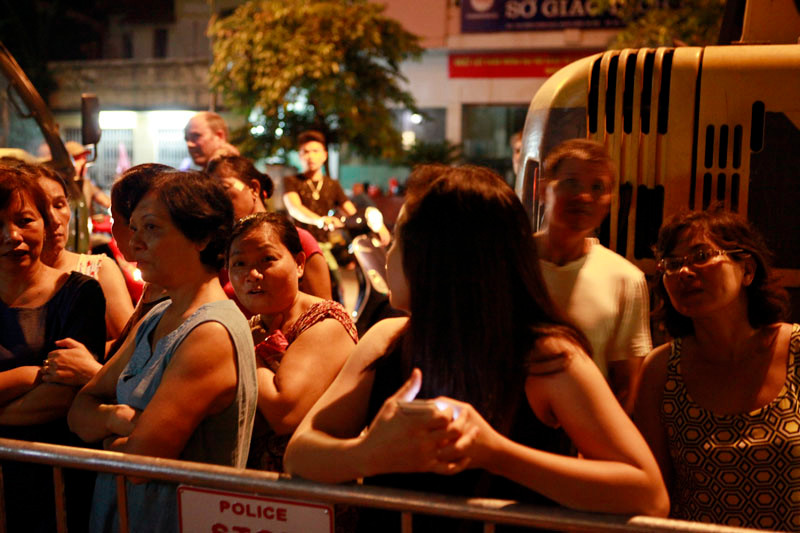 35 nhân viên thoát chết kỳ diệu trong vụ sập nhà cổ 107 phố Trần Hưng Đạo ảnh 13