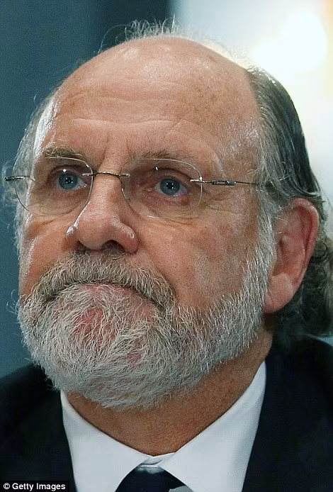 Corzine lúc đó là CEO của Goldman Sachs quyết định không đề bạt Tepper