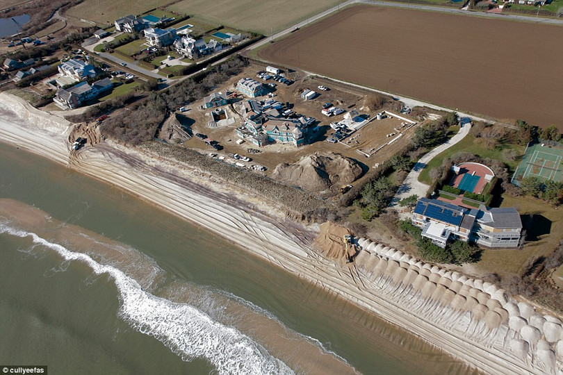 Khung cảnh công trường xây dưng tòa nhà mới năm 2012