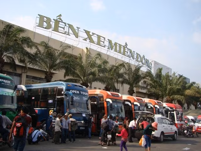 Taxi Việt Nam: Đắt hơn thành phố đắt đỏ nhất thế giới ảnh 1